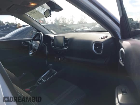 ✅ 2021 Hyundai Venue SEL • VIN: KMHRC8A3XMU064482 • Lot: 41482558. Listed on IAAI with 17,205 mi. Free auction sales archive from the USA and detailed vehicle history report at DreamBid. Image 5.