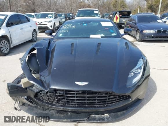 ✅ 2018 Aston Martin DB11 • VIN: SCFRMFAV5JGL04914 • Lot: 41538145. Wystawiony na IAAI z przebiegiem 40 703 mil. Bezpłatny archiwum sprzedaży aukcyjnych z USA i szczegółowy raport historii pojazdu na DreamBid. Zdjęcie 12.