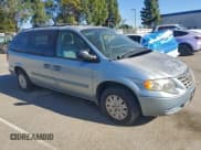 ✅ 2005 Chrysler Town & Country LX • VIN: 2C4GP44R45R227733 • Lot: 96357985. Listed on Copart with 63,790 mi. Free auction sales archive from the USA and detailed vehicle history report at DreamBid. Image 4.