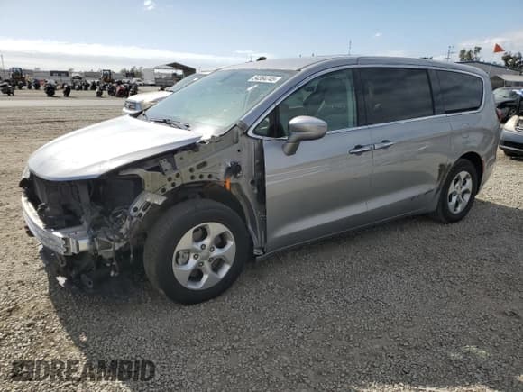 ✅ 2018 Chrysler Pacifica Hybrid Touring Plus • VIN: 2C4RC1H76JR126912 • Lot: 54364745. Listed on Copart with 132,172 mi. Free auction sales archive from the USA and detailed vehicle history report at DreamBid. Image 1.