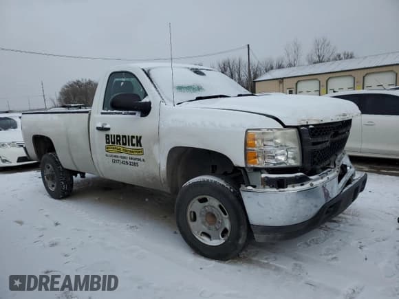 ✅ 2011 Chevrolet Silverado 2500HD Work Truck • VIN: 1GC0CVCGXBF196638 • Lot: 82543004. Wystawiony na Copart z przebiegiem Nie podano. Bezpłatny archiwum sprzedaży aukcyjnych z USA i szczegółowy raport historii pojazdu na DreamBid. Zdjęcie 4.