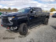 ✅ 2025 Chevrolet Silverado 2500HD LTZ • VIN: 2GC4KPE71S1211032 • Lot: 86865925. Wystawiony na Copart z przebiegiem 1 698 mil. Bezpłatny archiwum sprzedaży aukcyjnych z USA i szczegółowy raport historii pojazdu na DreamBid. Zdjęcie 1.