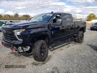 ✅ 2025 Chevrolet Silverado 2500HD LTZ • VIN: 2GC4KPE71S1211032 • Lot: 86865925. Listed on Copart with 1,698 mi. Free auction sales archive from the USA and detailed vehicle history report at DreamBid. Image 1.