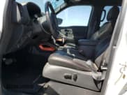 ✅ 2023 Nissan Frontier SV • VIN: 1N6ED1EJ3PN670640 • Lot: 58039525. Wystawiony na Copart z przebiegiem 15 302 mil. Bezpłatny archiwum sprzedaży aukcyjnych z USA i szczegółowy raport historii pojazdu na DreamBid. Zdjęcie 7.