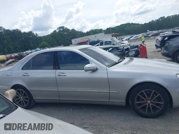 ✅ 2006 Mercedes-Benz S 350 • VIN: WDBNF67J56A477191 • Lot: 42496563. Wystawiony na IAAI z przebiegiem 193 897 mil. Bezpłatny archiwum sprzedaży aukcyjnych z USA i szczegółowy raport historii pojazdu na DreamBid. Zdjęcie 13.