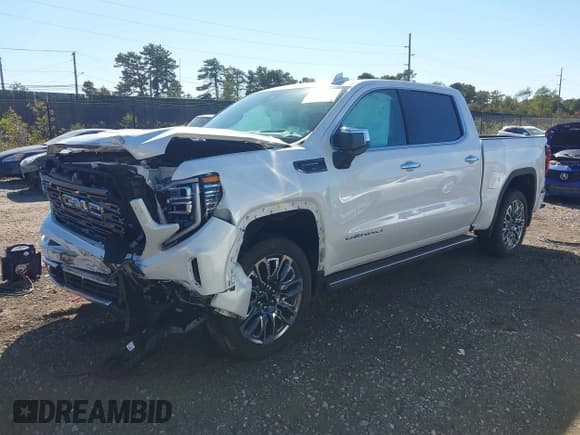 ✅ 2025 GMC Sierra 1500 Denali Ultimate • VIN: 1GTUUHE89SZ160900 • Лот: 43421077. Опубликован ранее на IAAI с пробегом 6 086 миль. Бесплатный доступ к архиву аукционных продаж из США и подробный отчёт об истории автомобиля на DreamBid. Изображение 2.