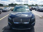 ✅ 2019 Lincoln MKC Select • VIN: 5LMCJ2C99KUL08014 • Lot: 43123646. Wystawiony na IAAI z przebiegiem 63 832 mil. Bezpłatny archiwum sprzedaży aukcyjnych z USA i szczegółowy raport historii pojazdu na DreamBid. Zdjęcie 12.