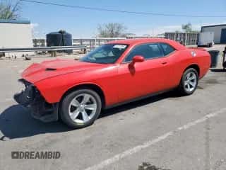 2022 Dodge Challenger SXT z VIN 2C3CDZAG9NH260423, wystawiony jako Copart lot #70717205 z przebiegiem 49 078 mil mil oraz Szkoda całkowita • Salvage title. Historia ofert i sprzedaży dostępna na DreamBid. Obrazek 1.