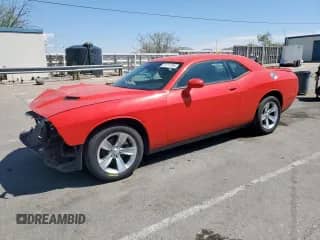 2022 Dodge Challenger SXT z VIN 2C3CDZAG9NH260423, wystawiony jako Copart lot #70717205 z przebiegiem 49 078 mil mil oraz Szkoda całkowita • Salvage title. Historia ofert i sprzedaży dostępna na DreamBid. Obrazek 1.