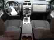 2009 Mercury Mariner z VIN 4M2CU81G39KJ17532, wystawiony jako Copart lot #43907455 z przebiegiem 214 212 mil mil oraz Szkoda całkowita • Salvage title. Historia ofert i sprzedaży dostępna na DreamBid. Obrazek 8.