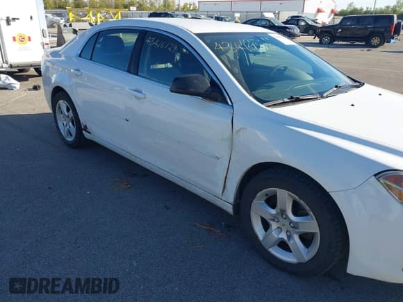 ✅ 2011 Chevrolet Malibu 1LS • VIN: 1G1ZB5E18BF379676 • Lot: 43416129. Listed on IAAI with 185,288 mi. Free auction sales archive from the USA and detailed vehicle history report at DreamBid. Image 6.