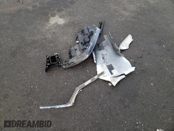 ✅ 2021 Mazda 3 • VIN: JM1BPBDL5M1330852 • Lot: 68829632. Wystawiony na Copart z przebiegiem 10 424 mil. Bezpłatny archiwum sprzedaży aukcyjnych z USA i szczegółowy raport historii pojazdu na DreamBid. Zdjęcie 14.