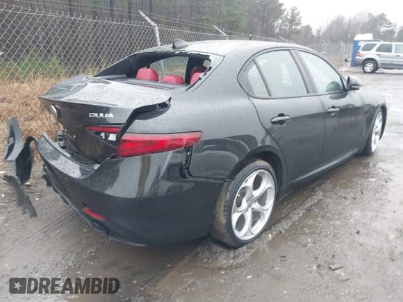 ✅ 2021 Alfa Romeo Giulia Ti Sport • VIN: ZARFAMBN4M7641727 • Lot: 41570358. Listed on IAAI with Not provided. Free auction sales archive from the USA and detailed vehicle history report at DreamBid. Image 4.