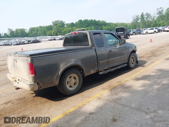✅ 2003 Ford F-150 XL • VIN: 1FTRX17W63NA39296 • Лот: 42465133. Опубликован ранее на IAAI с пробегом 172 592 миль. Бесплатный доступ к архиву аукционных продаж из США и подробный отчёт об истории автомобиля на DreamBid. Изображение 4.