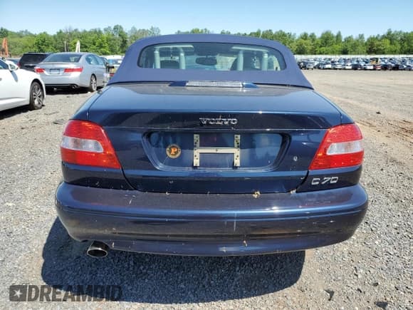 ✅ 2004 Volvo C70 • VIN: YV1NC62D34J060056 • Лот: 57312265. Опубликован ранее на Copart с пробегом 57 230 миль. Бесплатный доступ к архиву аукционных продаж из США и подробный отчёт об истории автомобиля на DreamBid. Изображение 6.