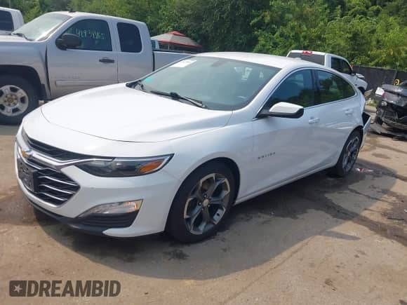 2020 Chevrolet Malibu LT with VIN 1G1ZD5ST3LF116500, listed as a IAAI auction lot 42922844 with 112,589 mi miles and . Bid and sale history available at DreamBid. Image 2.