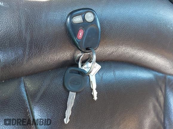 ✅ 2001 Chevrolet Silverado 2500HD LS • VIN: 1GCHK29161E337880 • Lot: 43442333. Listed on IAAI with 174,128 mi. Free auction sales archive from the USA and detailed vehicle history report at DreamBid. Image 11.