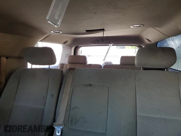 ✅ 2008 Chevrolet Suburban 1LT • VIN: 1GNFK16328J238778 • Lot: 74339254. Wystawiony na Copart z przebiegiem 258 694 mil. Bezpłatny archiwum sprzedaży aukcyjnych z USA i szczegółowy raport historii pojazdu na DreamBid. Zdjęcie 10.