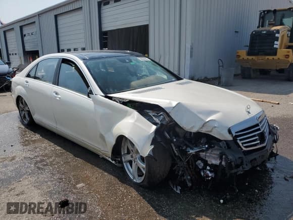 ✅ 2013 Mercedes-Benz S 550 • VIN: WDDNG9EB6DA536893 • Lot: 58936925. Listed on Copart with 129,081 mi. Free auction sales archive from the USA and detailed vehicle history report at DreamBid. Image 4.