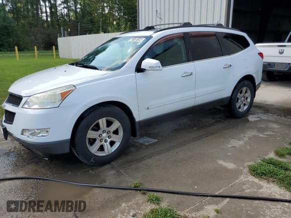 ✅ 2010 Chevrolet Traverse 2LT • VIN: 1GNLVGED6AS134575 • Lot: 74089544. Wystawiony na Copart z przebiegiem 137 781 mil. Bezpłatny archiwum sprzedaży aukcyjnych z USA i szczegółowy raport historii pojazdu na DreamBid. Zdjęcie 1.