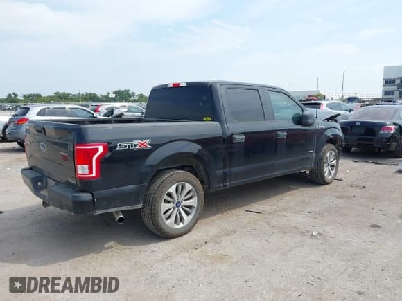 ✅ 2017 Ford F-150 XLT • VIN: 1FTEW1CP4HKD92287 • Lot: 43164109. Wystawiony na IAAI z przebiegiem 154 051 mil. Bezpłatny archiwum sprzedaży aukcyjnych z USA i szczegółowy raport historii pojazdu na DreamBid. Zdjęcie 4.