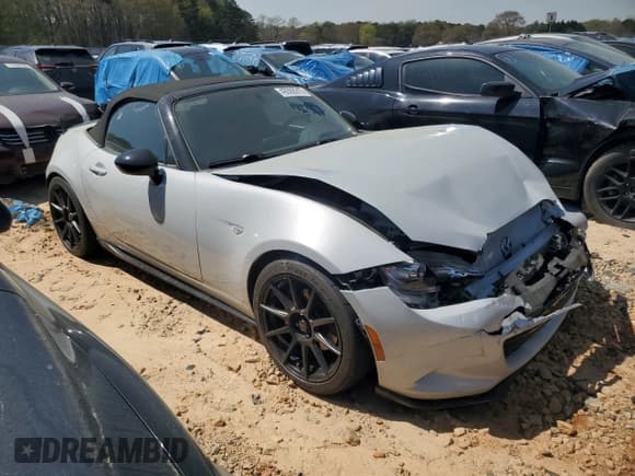 ✅ 2019 Mazda MX-5 Miata Club • VIN: JM1NDAC73K0307254 • Lot: 49392915. Wystawiony na Copart z przebiegiem 38 824 mil. Bezpłatny archiwum sprzedaży aukcyjnych z USA i szczegółowy raport historii pojazdu na DreamBid. Zdjęcie 4.