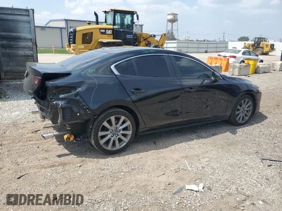 ✅ 2023 Mazda 3 S Carbon Edition • VIN: 3MZBPACM7PM357902 • Lot: 66624775. Wystawiony na Copart z przebiegiem 23 042 mil. Bezpłatny archiwum sprzedaży aukcyjnych z USA i szczegółowy raport historii pojazdu na DreamBid. Zdjęcie 3.