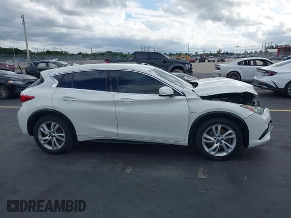 ✅ 2017 Infiniti QX30 Premium • VIN: SJKCH5CP0HA036172 • Lot: 43548930. Listed on IAAI with 87,661 mi. Free auction sales archive from the USA and detailed vehicle history report at DreamBid. Image 14.