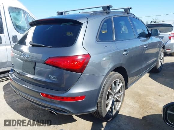 ✅ 2017 Audi Q5 Premium Plus • VIN: WA1D7AFP6HA076426 • Lot: 42327998. Listed on IAAI with 101,444 mi. Free auction sales archive from the USA and detailed vehicle history report at DreamBid. Image 4.