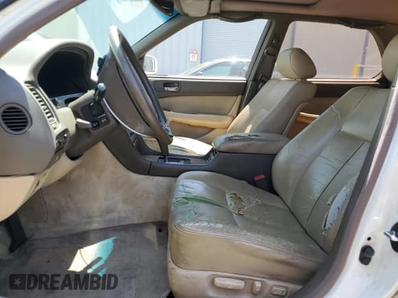 ✅ 1992 Lexus LS • VIN: JT8UF11E1N0140385 • Lot: 60910865. Wystawiony na Copart z przebiegiem 160 840 mil. Bezpłatny archiwum sprzedaży aukcyjnych z USA i szczegółowy raport historii pojazdu na DreamBid. Zdjęcie 7.