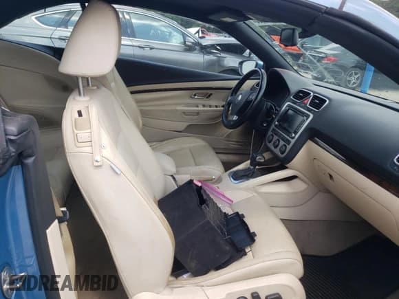 ✅ 2009 Volkswagen Eos Lux • VIN: WVWFA71F39V016888 • Lot: 68025935. Wystawiony na Copart z przebiegiem 54 313 mil. Bezpłatny archiwum sprzedaży aukcyjnych z USA i szczegółowy raport historii pojazdu na DreamBid. Zdjęcie 10.