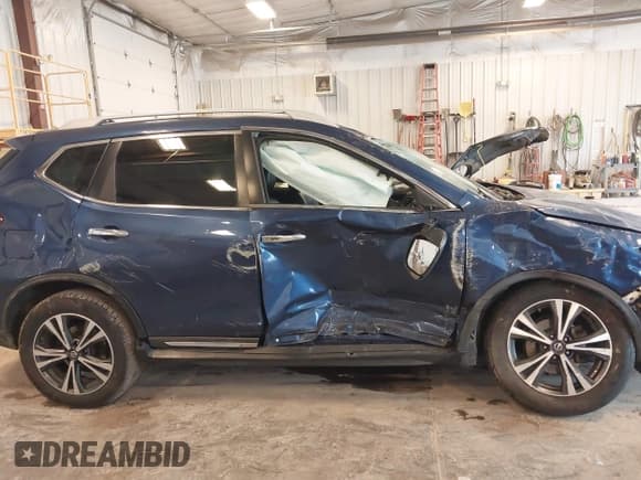 ✅ 2018 Nissan Rogue SV • VIN: 5N1AT2MV4JC745312 • Lot: 42367864. Listed on IAAI with Not provided. Free auction sales archive from the USA and detailed vehicle history report at DreamBid. Image 13.