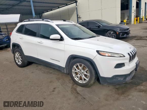 ✅ 2014 Jeep Cherokee Latitude • VIN: 1C4PJLCS4EW116817 • Lot: 92706495. Listed on Copart with 161,433 mi. Free auction sales archive from the USA and detailed vehicle history report at DreamBid. Image 4.