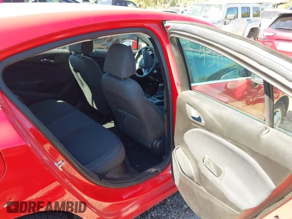 ✅ 2017 Chevrolet Cruze LT • VIN: 3G1BE6SM2HS613070 • Lot: 43411113. Listed on IAAI with 113,766 mi. Free auction sales archive from the USA and detailed vehicle history report at DreamBid. Image 8.