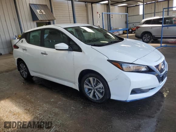✅ 2020 Nissan LEAF S Plus • VIN: 1N4BZ1BP8LC311358 • Lot: 67687995. Wystawiony na Copart z przebiegiem 46 493 mil. Bezpłatny archiwum sprzedaży aukcyjnych z USA i szczegółowy raport historii pojazdu na DreamBid. Zdjęcie 4.