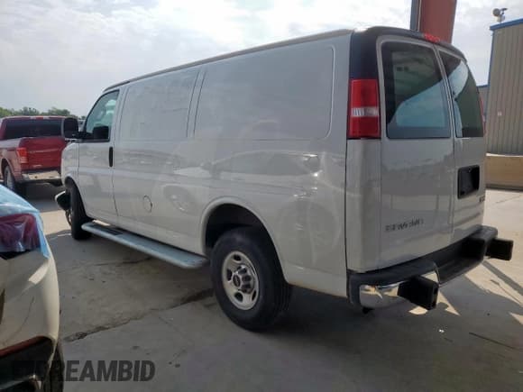 ✅ 2024 GMC Savana Cargo • VIN: 1GTW7AFP8R1239450 • Лот: 70039605. Опубликован ранее на Copart с пробегом 14 712 миль. Бесплатный доступ к архиву аукционных продаж из США и подробный отчёт об истории автомобиля на DreamBid. Изображение 2.