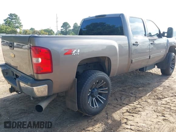 ✅ 2014 Chevrolet Silverado 2500HD LT • VIN: 1GC1KXC86EF125193 • Lot: 42725344. Listed on IAAI with 154,794 mi. Free auction sales archive from the USA and detailed vehicle history report at DreamBid. Image 4.