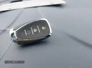 ✅ 2019 Chevrolet Bolt EV Premier • VIN: 1G1FZ6S07K4101038 • Lot: 41597966. Wystawiony na IAAI z przebiegiem 175 393 mil. Bezpłatny archiwum sprzedaży aukcyjnych z USA i szczegółowy raport historii pojazdu na DreamBid. Zdjęcie 11.