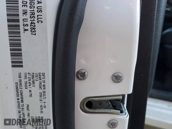 2024 Ram 1500 SLT z VIN 1C6RR6GG1RS142837, wystawiony jako Copart lot #50656995 z przebiegiem 22 521 mil mil oraz Nie do naprawy • Non repairable. Historia ofert i sprzedaży dostępna na DreamBid. Obrazek 13.