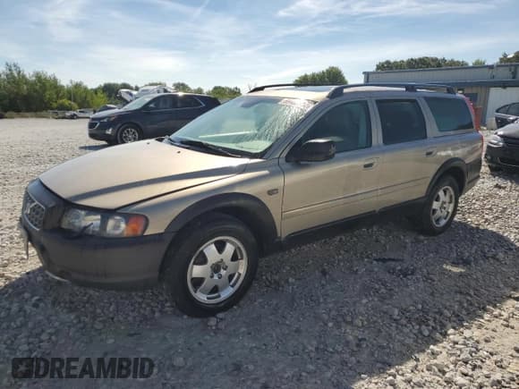 ✅ 2003 Volvo V70 XC70 • VIN: YV1SZ59H331112997 • Лот: 69465994. Опубликован ранее на Copart с пробегом Не указан. Бесплатный доступ к архиву аукционных продаж из США и подробный отчёт об истории автомобиля на DreamBid. Изображение 1.