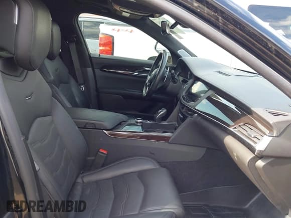 ✅ 2019 Cadillac CT6 • VIN: 1G6KT5R67KU129517 • Lot: 42338292. Listed on IAAI with 70,607 mi. Free auction sales archive from the USA and detailed vehicle history report at DreamBid. Image 5.