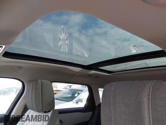 ✅ 2019 Land Rover Range Rover Velar R-Dynamic SE • VIN: SALYL2EX8KA783134 • Лот: 41827957. Опубликован ранее на IAAI с пробегом 66 666 миль. Бесплатный доступ к архиву аукционных продаж из США и подробный отчёт об истории автомобиля на DreamBid. Изображение 18.