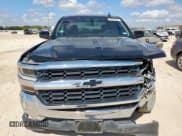 ✅ 2018 Chevrolet Silverado 1500 LT • VIN: 3GCPCREC8JG318572 • Lot: 68944925. Wystawiony na Copart z przebiegiem 83 964 mil. Bezpłatny archiwum sprzedaży aukcyjnych z USA i szczegółowy raport historii pojazdu na DreamBid. Zdjęcie 5.