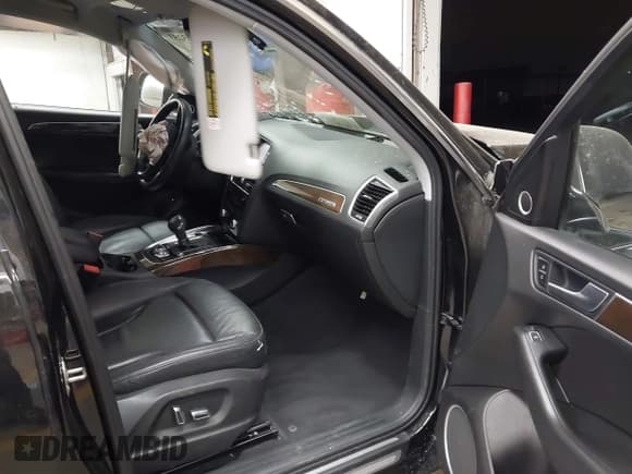 ✅ 2016 Audi Q5 Premium Plus • VIN: WA1L2AFP5GA060033 • Lot: 43263253. Wystawiony na IAAI z przebiegiem Nie podano. Bezpłatny archiwum sprzedaży aukcyjnych z USA i szczegółowy raport historii pojazdu na DreamBid. Zdjęcie 5.