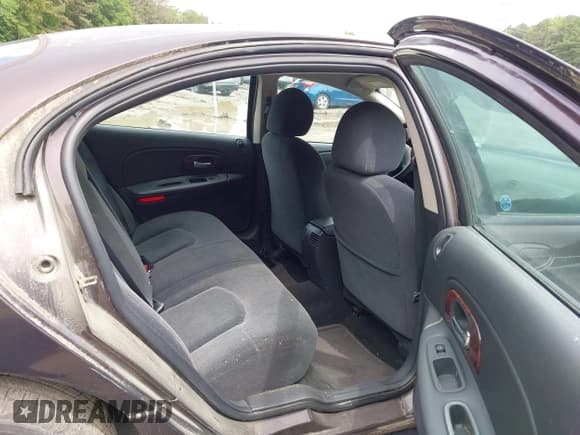 ✅ 2004 Chrysler Concorde LX • VIN: 2C3HD46R14H695552 • Лот: 41548294. Опубликован ранее на IAAI с пробегом 125 853 миль. Бесплатный доступ к архиву аукционных продаж из США и подробный отчёт об истории автомобиля на DreamBid. Изображение 8.