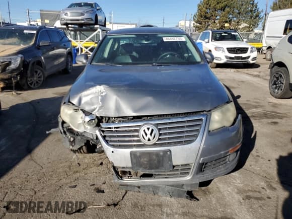 ✅ 2008 Volkswagen Passat VR6 • VIN: WVWDU73C28E124967 • Lot: 46492755. Listed on Copart with 202,808 mi. Free auction sales archive from the USA and detailed vehicle history report at DreamBid. Image 5.