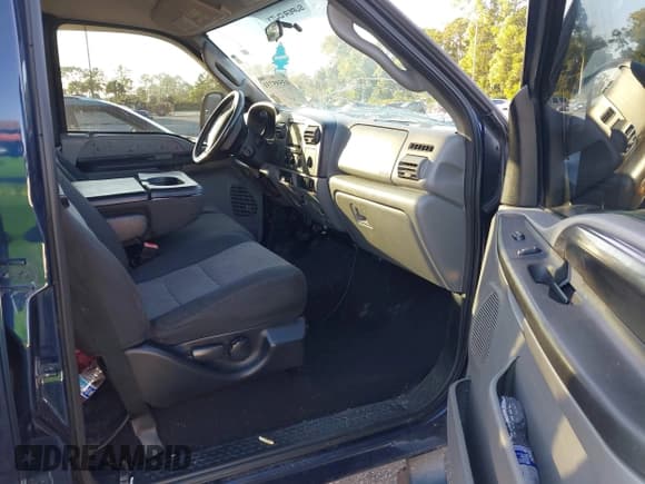 ✅ 2006 Ford F-250 XL • VIN: 1FTSW21PX6EA87657 • Lot: 43595731. Listed on IAAI with Not provided. Free auction sales archive from the USA and detailed vehicle history report at DreamBid. Image 5.