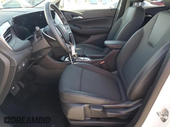 ✅ 2025 Buick Encore GX Preferred • VIN: KL4AMCSL9SB185085 • Лот: 90610975. Опубликован ранее на Copart с пробегом 11 089 миль. Бесплатный доступ к архиву аукционных продаж из США и подробный отчёт об истории автомобиля на DreamBid. Изображение 7.