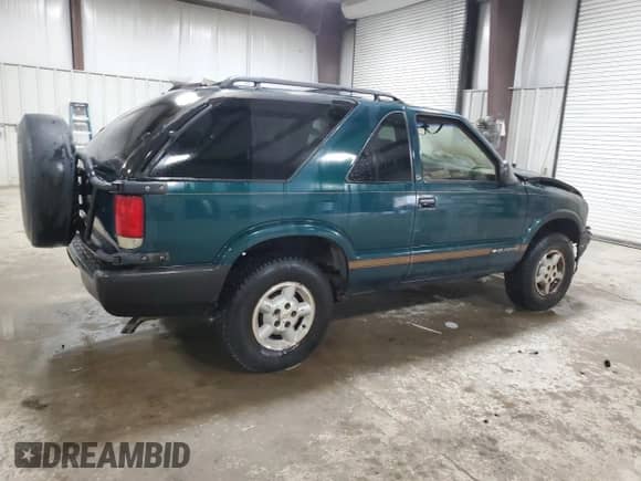 1996 Chevrolet Blazer с VIN 1GNCT18W7TK133678, выставлен на аукционе Copart как лот 67274724 с пробегом Не указан миль и Списание • Salvage title. История ставок и продаж доступна на DreamBid. Изображение 3.