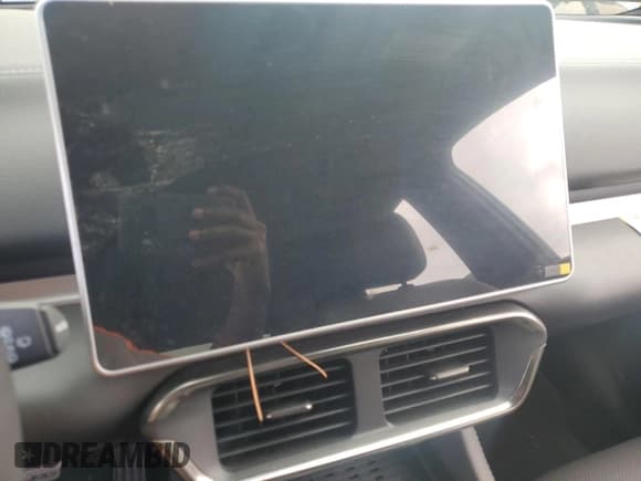 ✅ 2024 VinFast VF 8 Plus • VIN: RLLV1AFA7RH004799 • Lot: 79730274. Wystawiony na Copart z przebiegiem Nie podano. Bezpłatny archiwum sprzedaży aukcyjnych z USA i szczegółowy raport historii pojazdu na DreamBid. Zdjęcie 9.